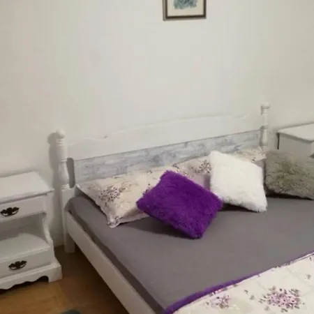 Jadranka بيت للعطل Gdinj
