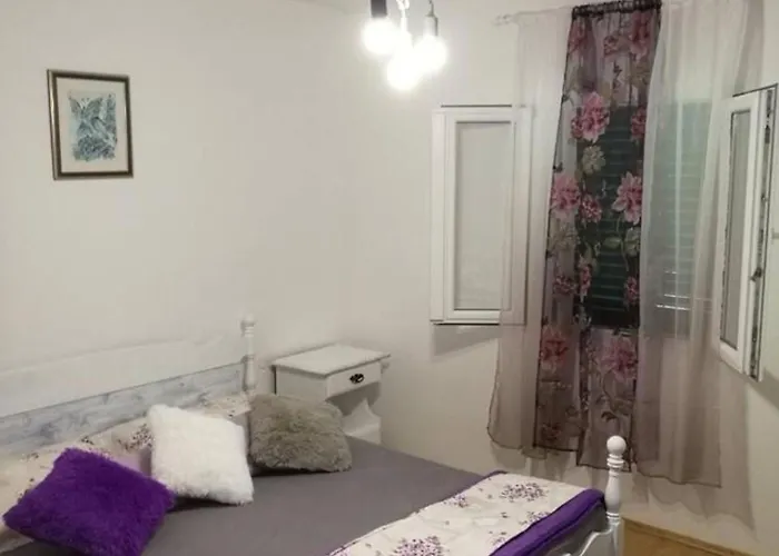 Jadranka بيت للعطل Gdinj